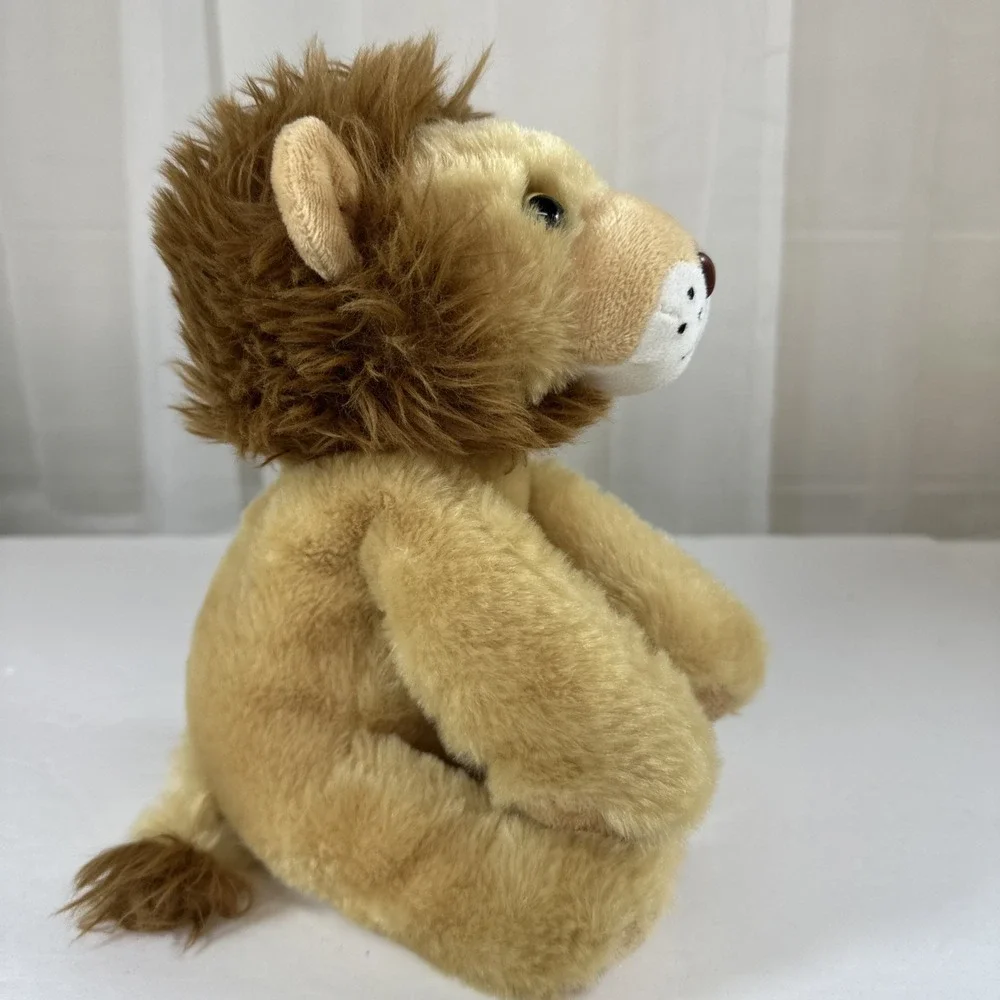 The Petting Zoo‎ Lion 8 Inch Stuffed Animal Plush Toy